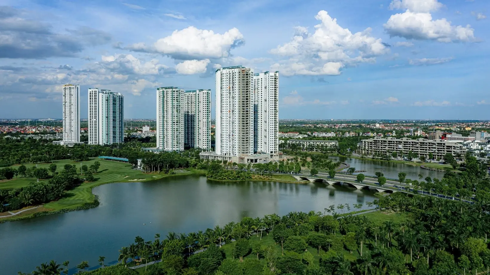 Ecopark Hưng Yên - Một ví dụ về dự án bất động sản xanh tại Việt Nam.